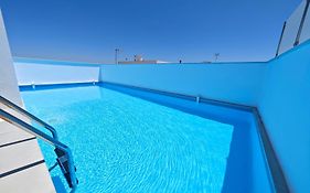 Apartamento a estrenar en Planta Primera C con piscina